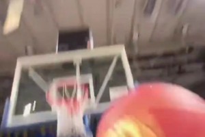 感受一下文班打球的第一视角吧，我有点恐高