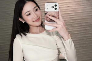 女主播孟超晒自拍，这颜看一眼就沦陷了！